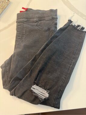 Spanx Black Jeans. 1x. Distressed. GUC. Elastic Band.